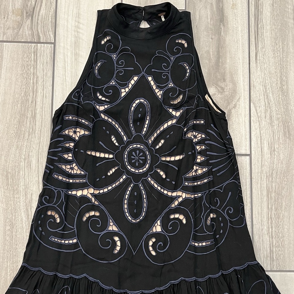 Free People Y2K  Mini Dress Sz S Black Embroidered Crochet Open Back $165 - Picture 4 of 12